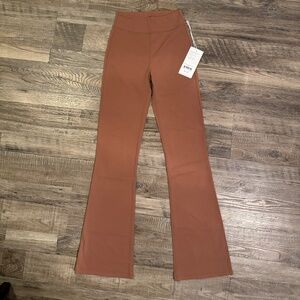 NWT - Tavi Active - High Waisted Bootcut Pant - Clove - Size M